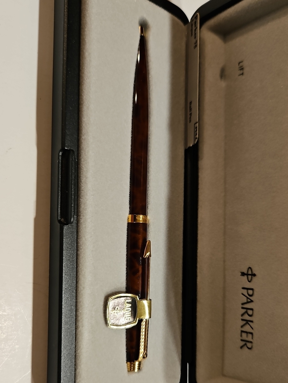 PARKER, 75 CLASSIC BROWN THUYA LACQUER AND GOLD BALLPOINT PEN MADE IN FRANCE.